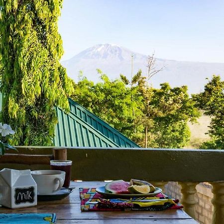 The Secret Garden Hotel Moshi Esterno foto