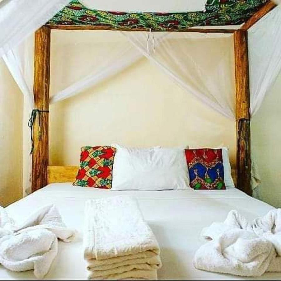 The Secret Garden Hotel Moshi Esterno foto
