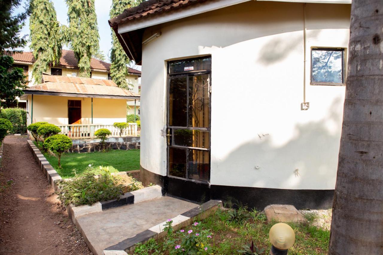 The Secret Garden Hotel Moshi Esterno foto