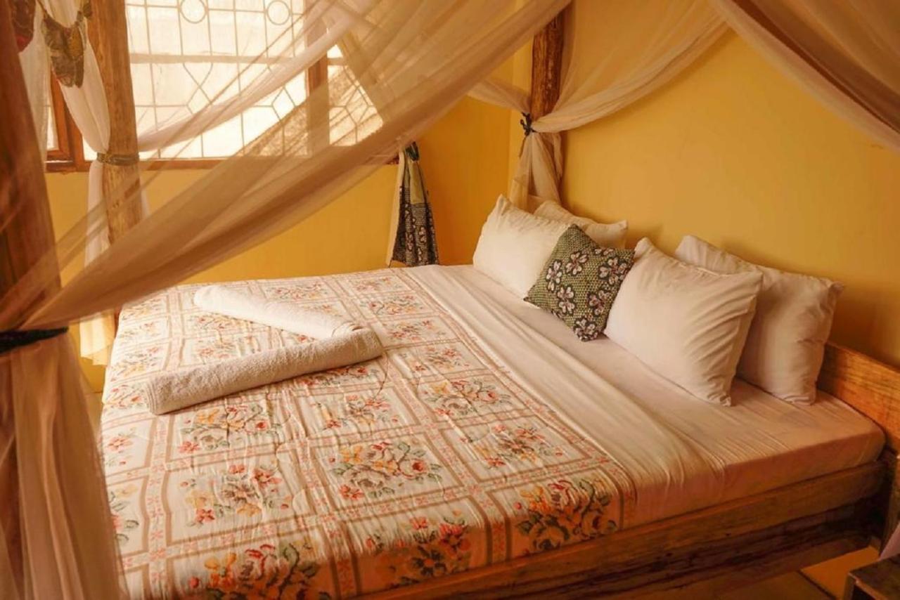 The Secret Garden Hotel Moshi Esterno foto