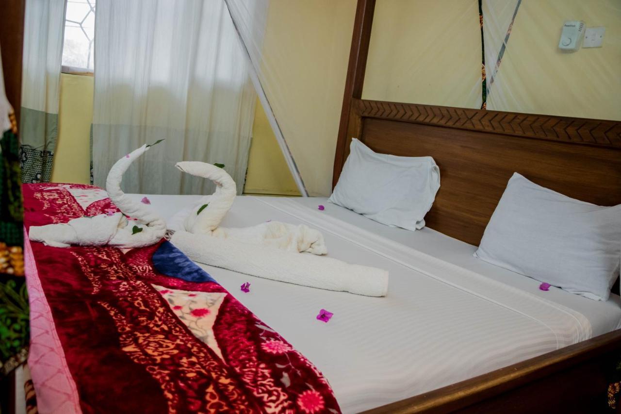 The Secret Garden Hotel Moshi Esterno foto