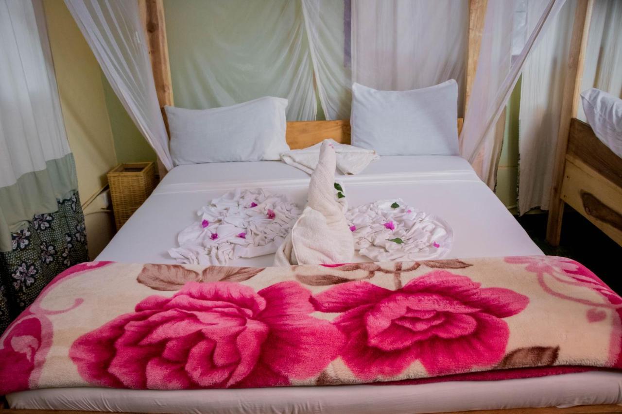 The Secret Garden Hotel Moshi Esterno foto