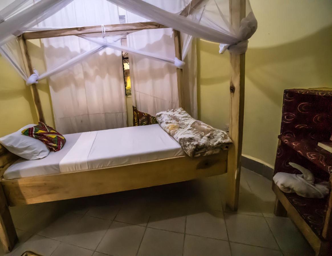 The Secret Garden Hotel Moshi Esterno foto