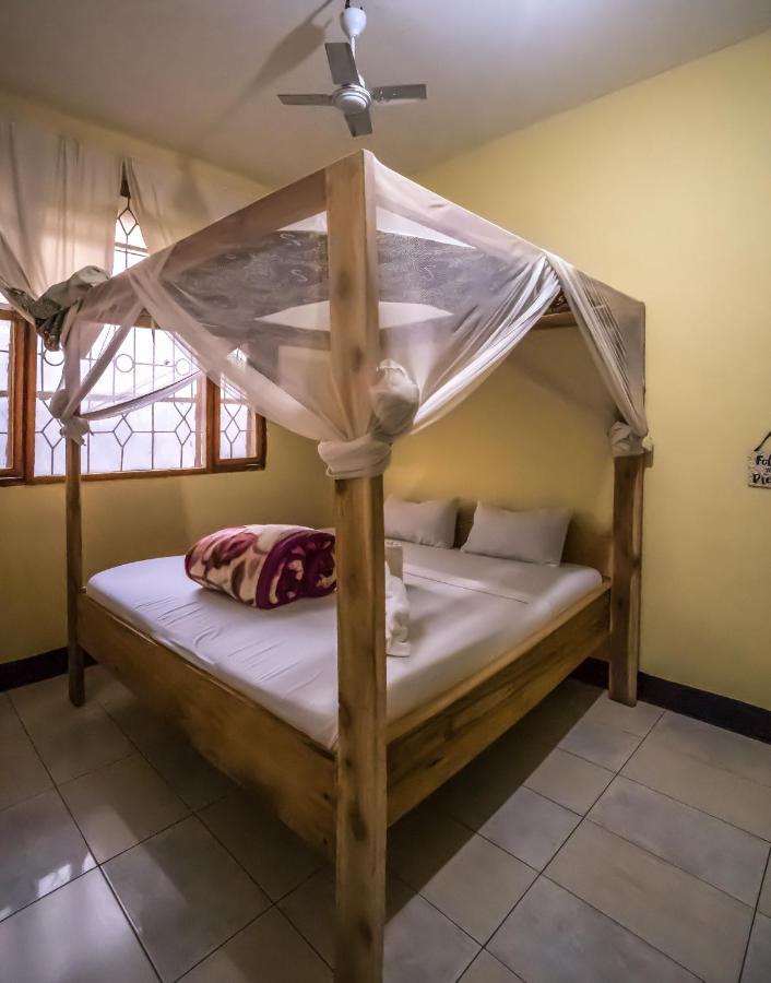 The Secret Garden Hotel Moshi Esterno foto
